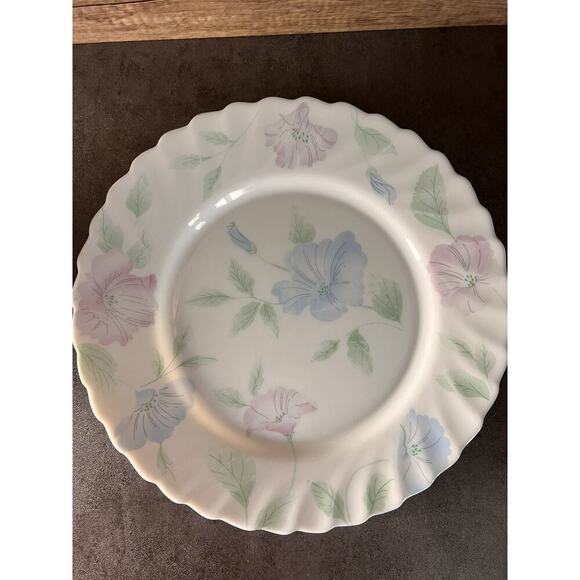 3 Vintage ArCopal France Chloe Dinner Plates Pastel Floral Flowers Blue Pink. - Picture 10 of 11